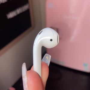 Right Airpod